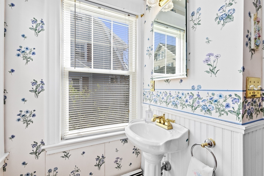 36 Bayfield Road Quincy, MA 02171 - Photo 17 of 36 Gallery Image 17