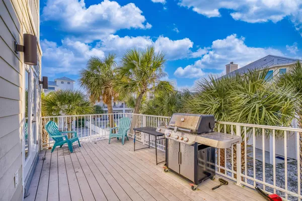 $965,000 | 22 Seashore Drive, Pensacola Beach, FL 32561