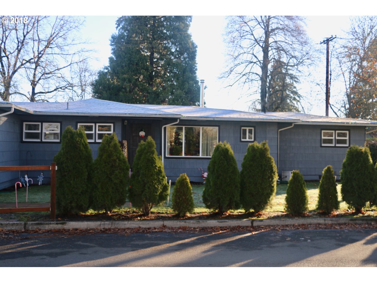 885 25th Place Springfield, OR 97477 - Photo 1 of 15