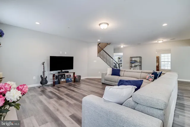 $799,999 | 13301 Windjammer Court, Hughesville, MD 20637