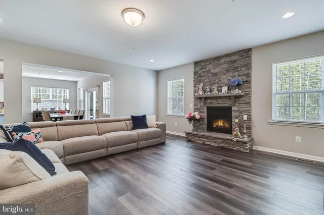 $799,999 | 13301 Windjammer Court, Hughesville, MD 20637