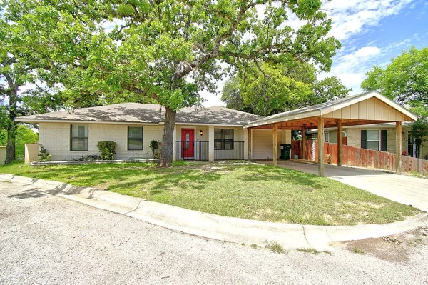 $1,800 | 117 Dover Drive, Kerrville, TX 78028