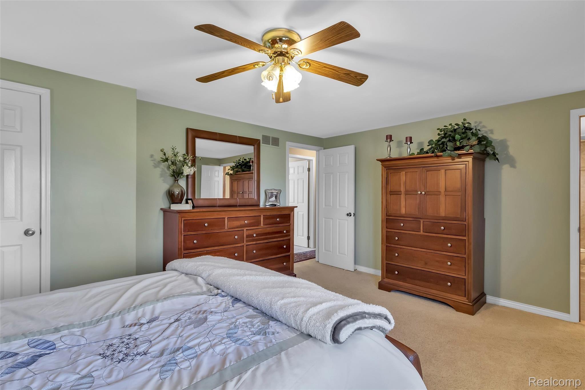 45754 Hanford Road Canton, MI 48187 - Photo 30 of 45 30.jpg