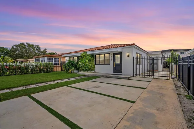 $787,000 | 6418 Southwest 39th Terrace, Miami, FL 33155