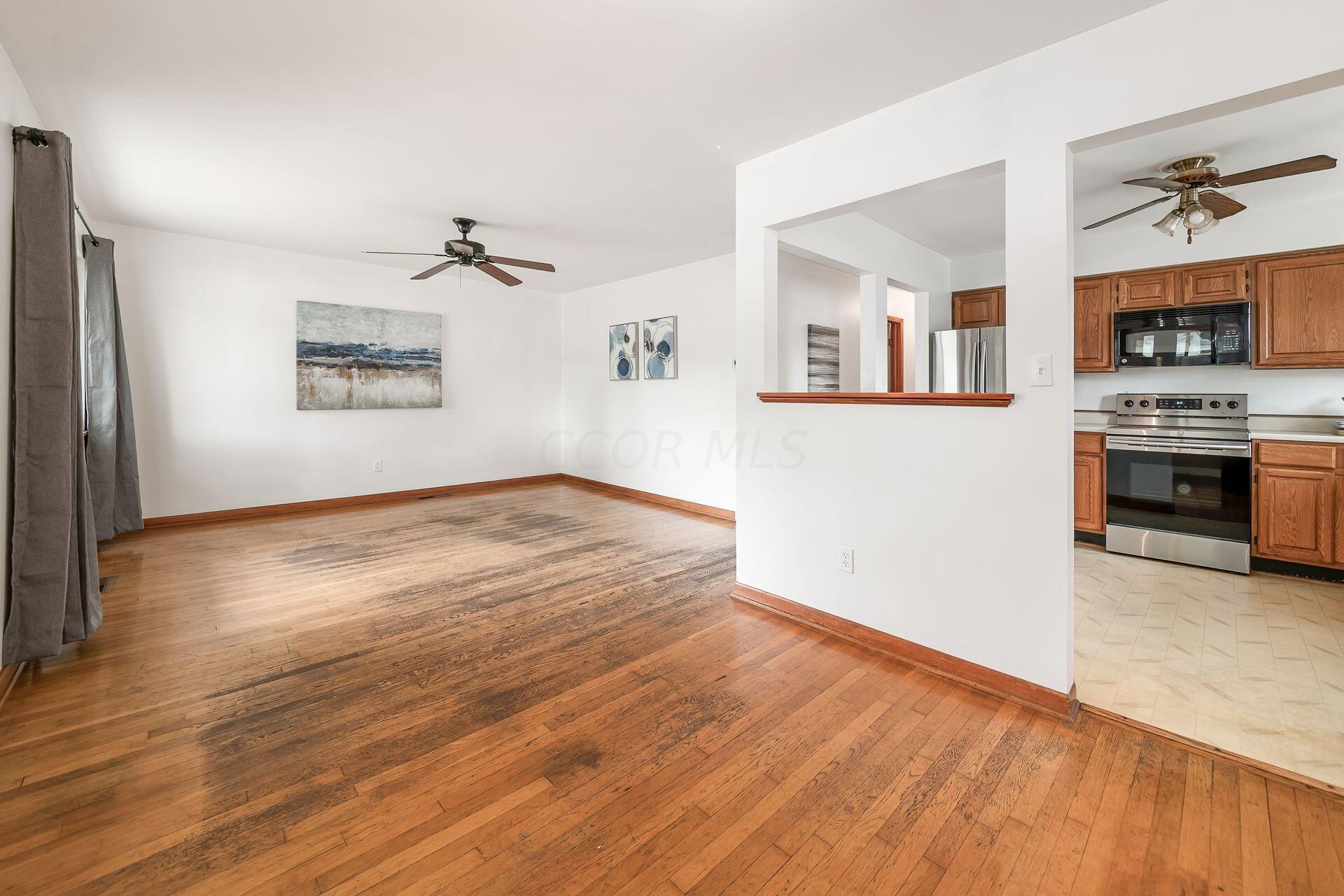 2232 Ward Road Columbus, OH 43224 - Photo 6 of 29 DINING ROOM