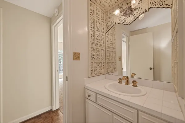 $2,950 | 7937 Woodway Drive, Houston, TX 77063