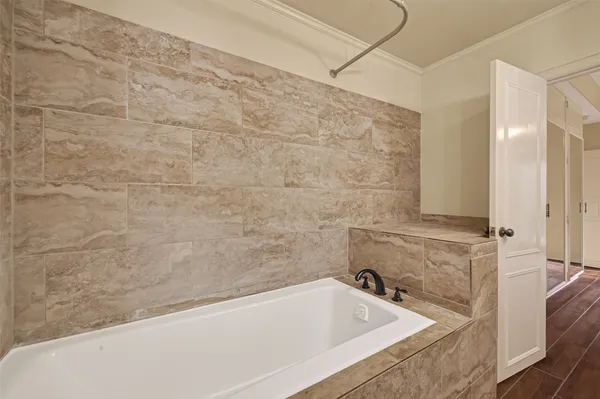 $2,950 | 7937 Woodway Drive, Houston, TX 77063