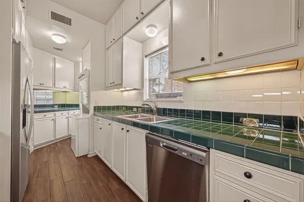 $2,950 | 7937 Woodway Drive, Houston, TX 77063