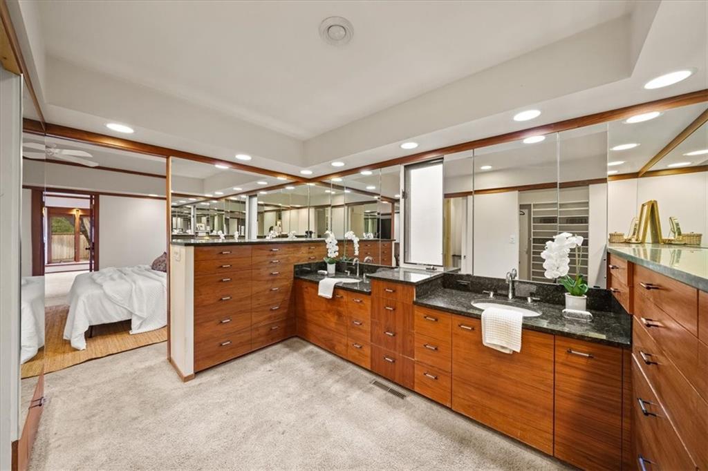 6600 Overhill Road Mission Hills, KS 66208 - Photo 25 of 37