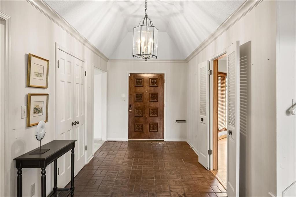 6600 Overhill Road Mission Hills, KS 66208 - Photo 3 of 37