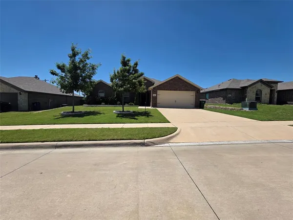 $3,200 | 1644 Glade Meadows Drive, Burleson, TX 76058
