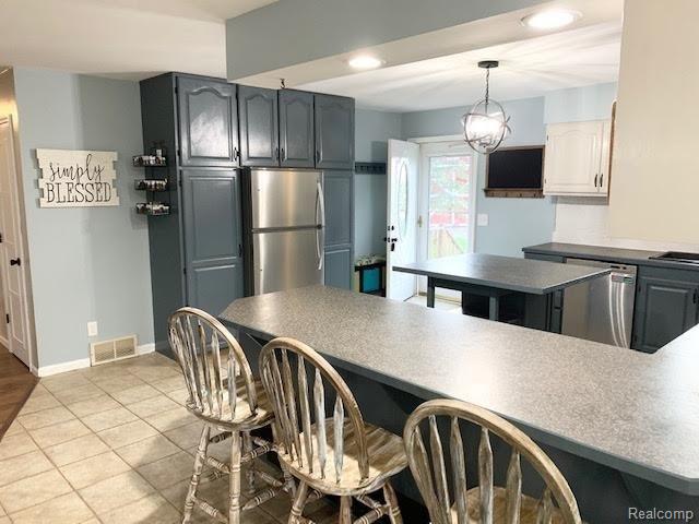 1190 7 Mile Road Kawkawlin, MI 48631 - Photo 10 of 39 kitchen 4.jpg