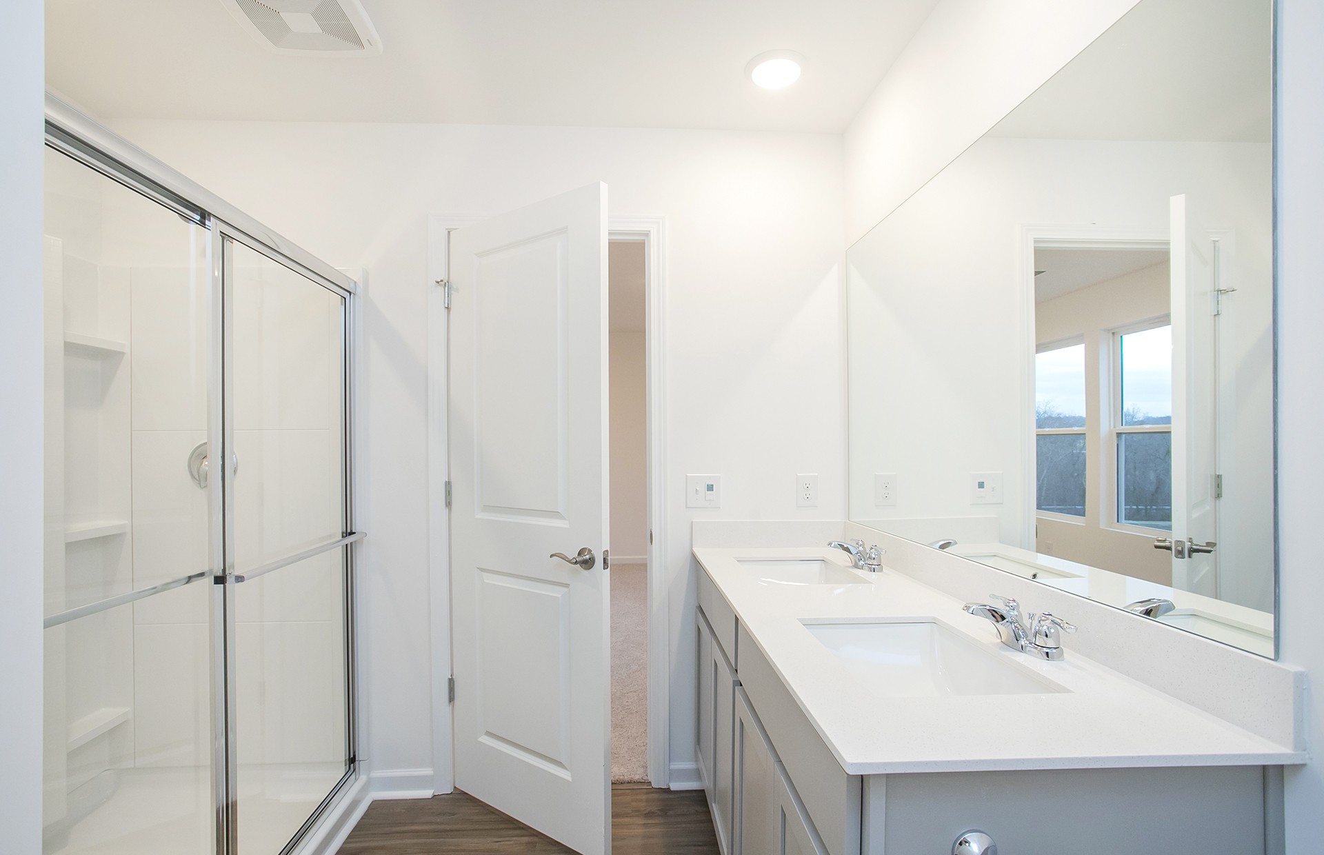 3591 Fellowship Road Columbia, TN 38401 - Photo 13 of 38 a bathroom with a sink and a mirror
