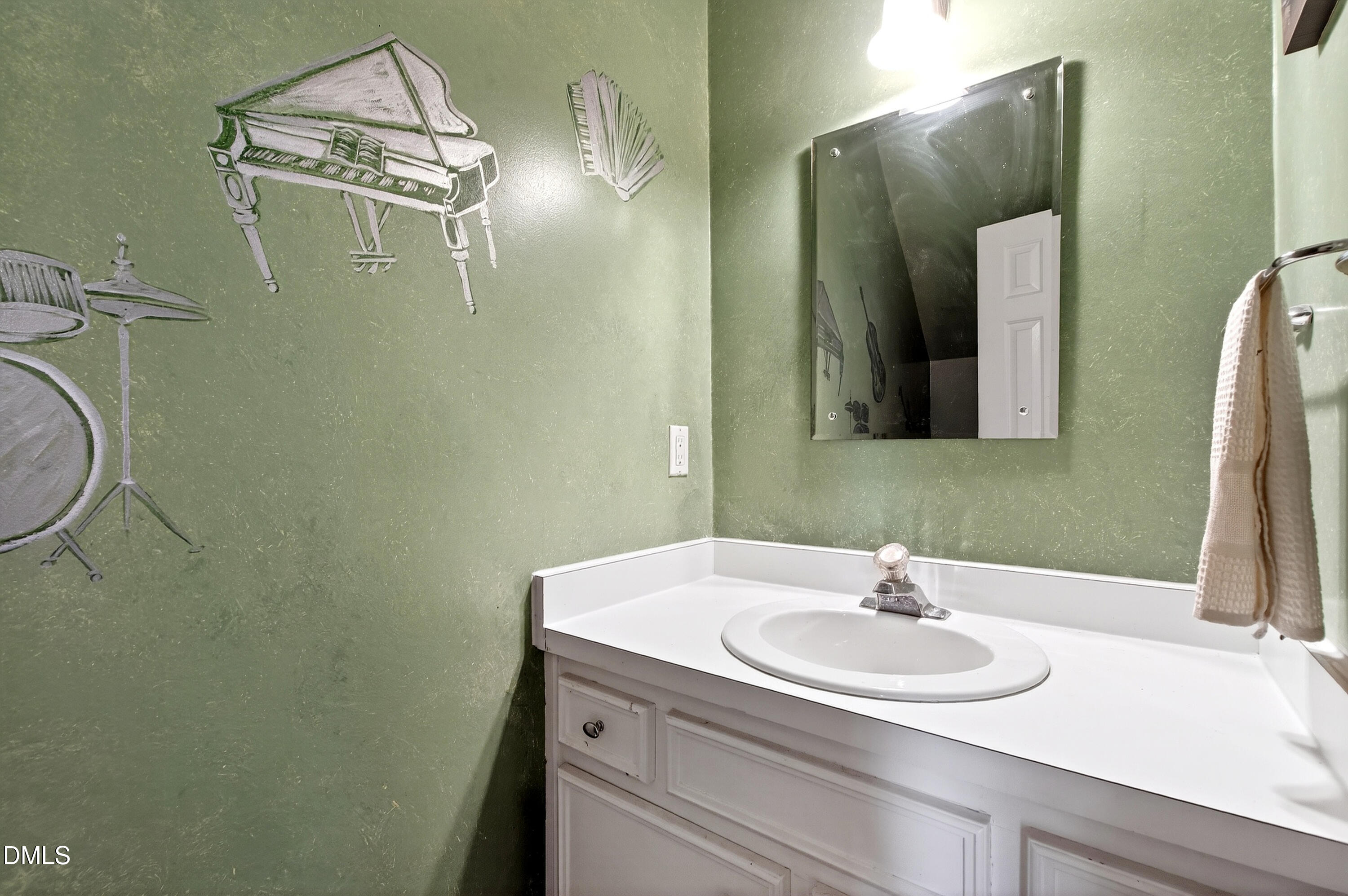 601 Latham Way Raleigh, NC 27604 - Photo 15 of 37 15