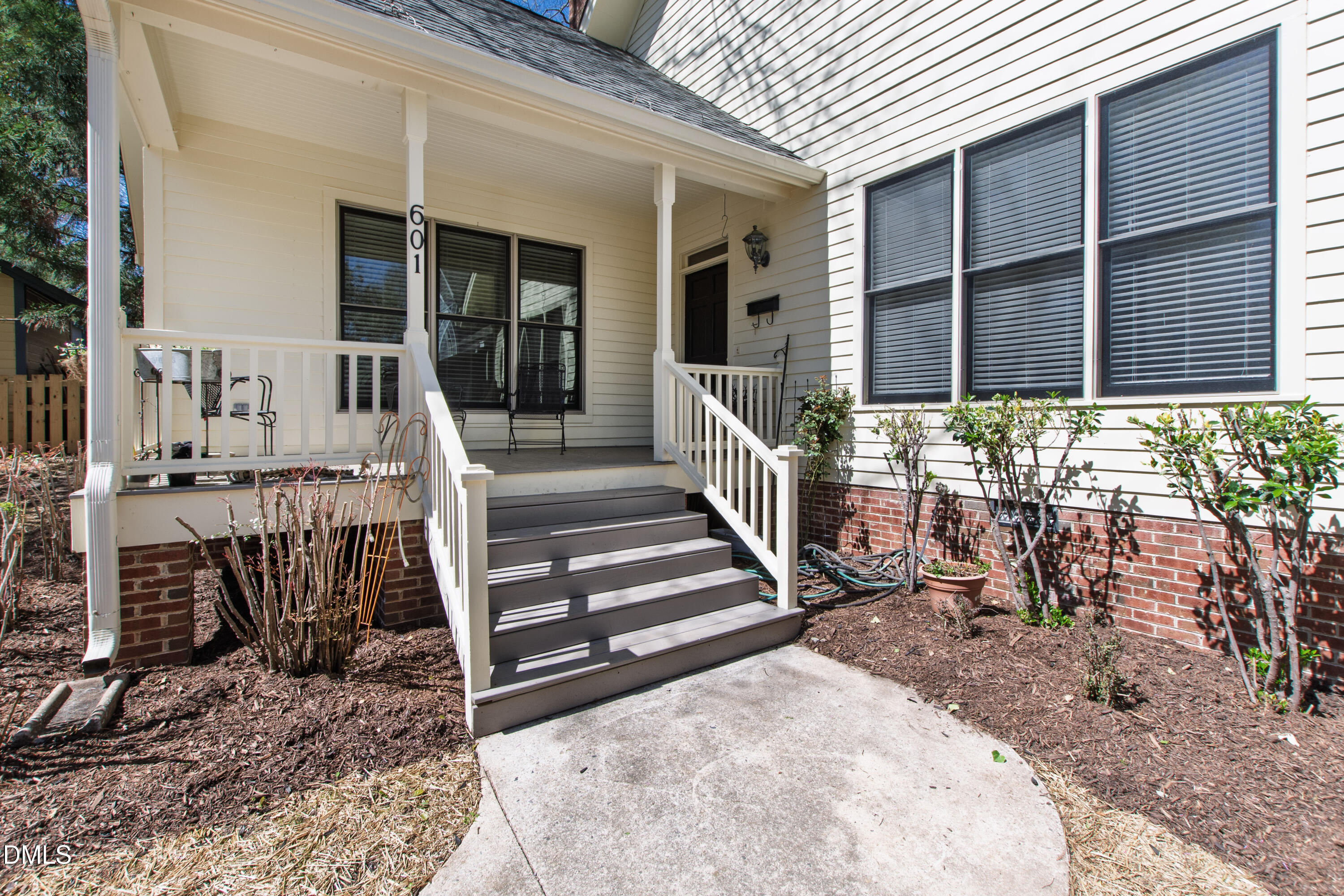 601 Latham Way Raleigh, NC 27604 - Photo 2 of 37 02