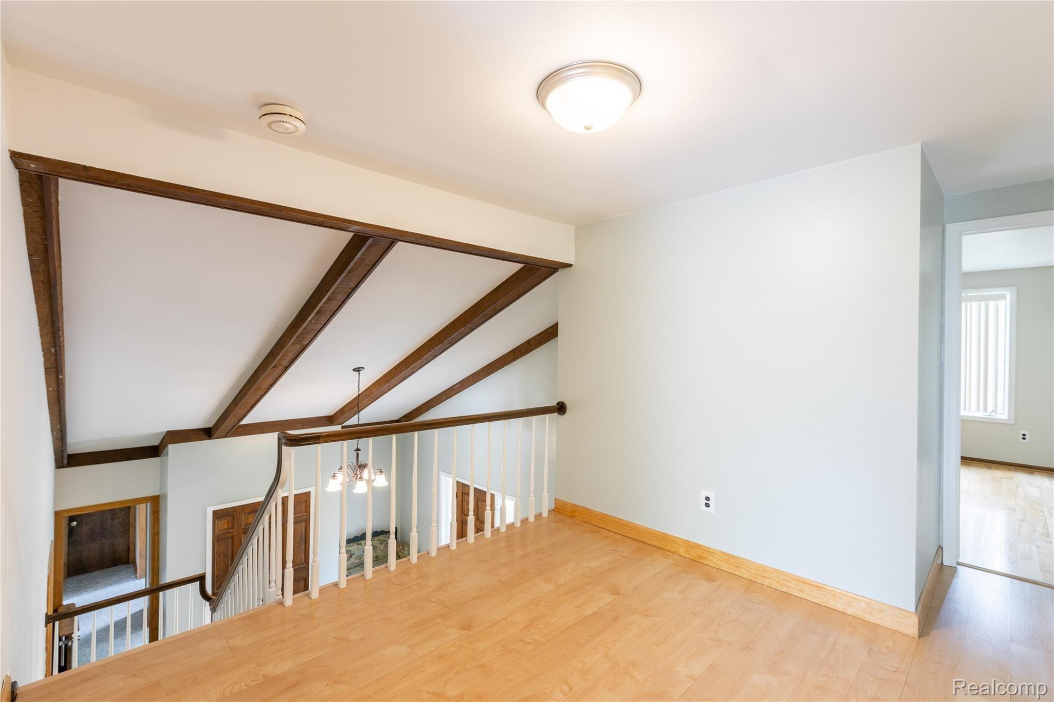 8443 Bridge Road Grosse Ile, MI 48138 - Photo 22 of 33 Upper 10x10 loft off foyer.