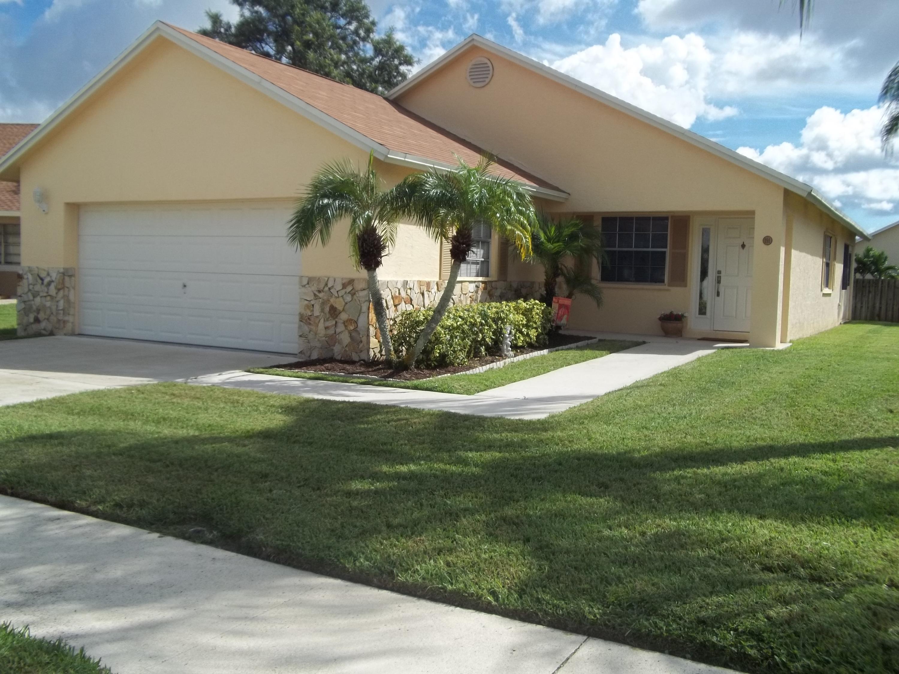 191 Raintree Trail Jupiter, FL 33458 - Photo 20 of 24 Exterior Front