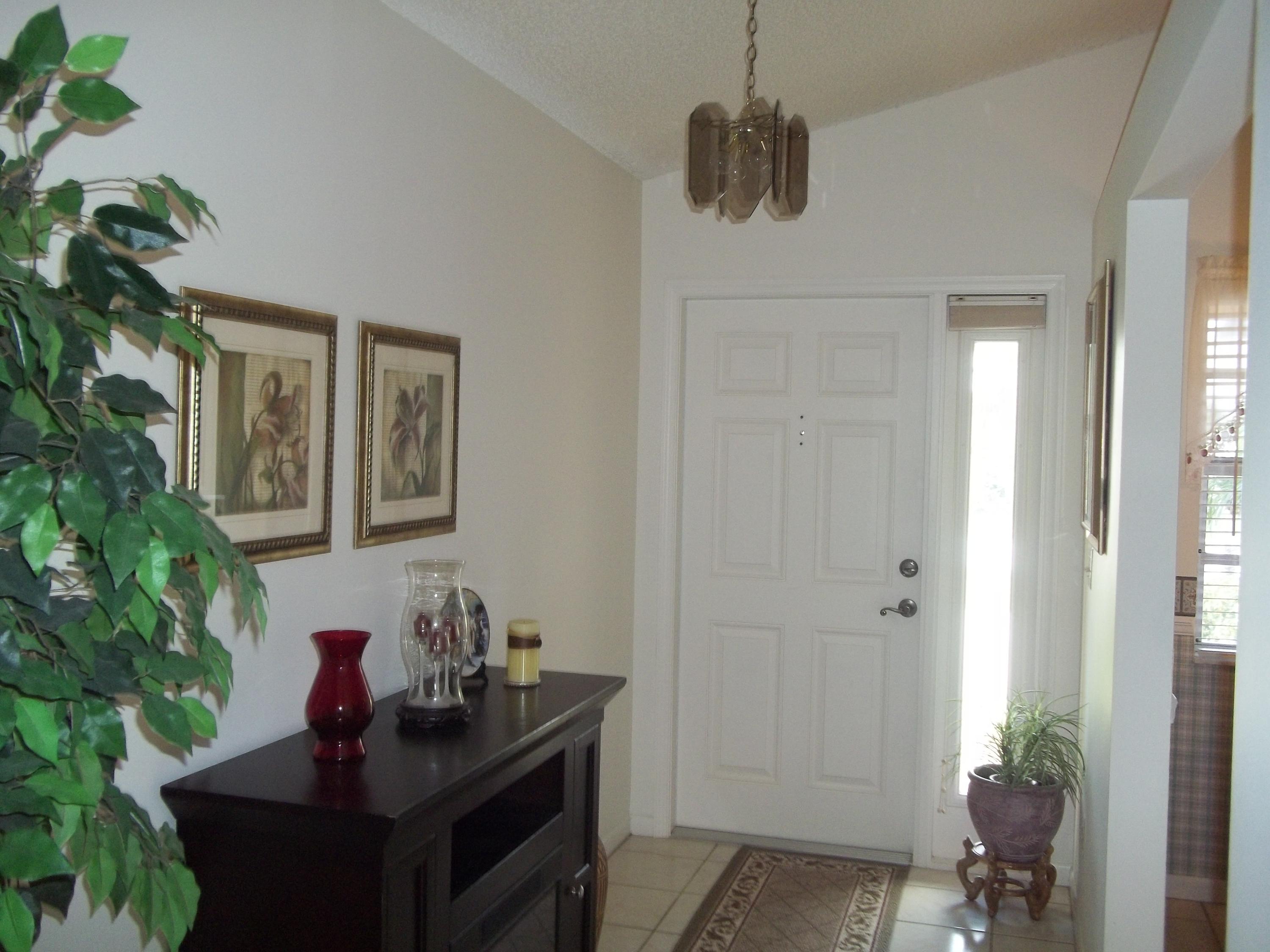 191 Raintree Trail Jupiter, FL 33458 - Photo 3 of 24 Foyer