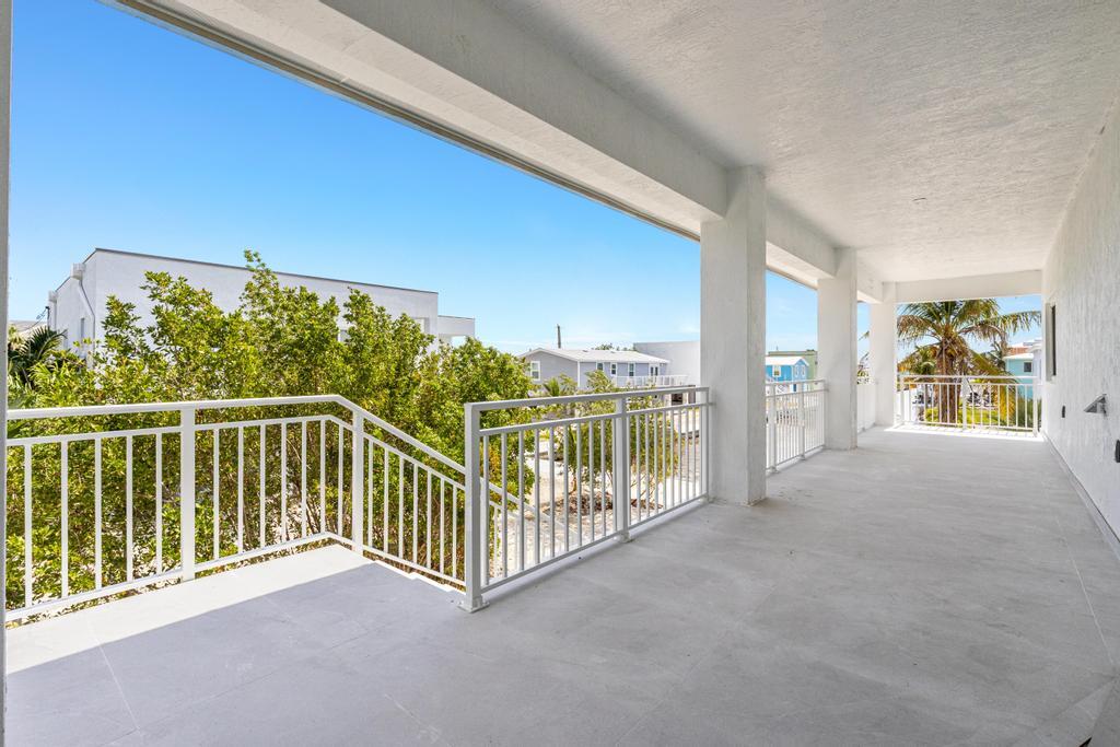 31441 Ave F Big Pine Key, FL 33043 - Photo 13 of 28 20