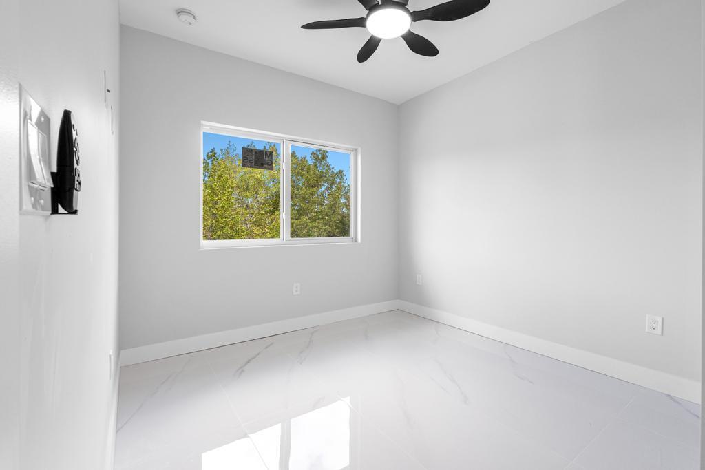 31441 Ave F Big Pine Key, FL 33043 - Photo 9 of 28 16