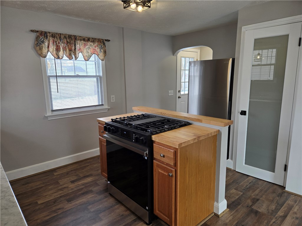 146 Burwell Road Irondequoit, NY 14617 - Photo 12 of 47