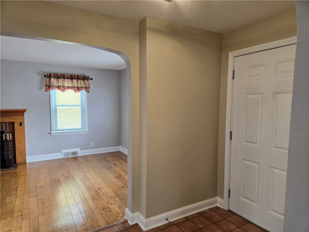 146 Burwell Road Irondequoit, NY 14617 - Photo 2 of 47