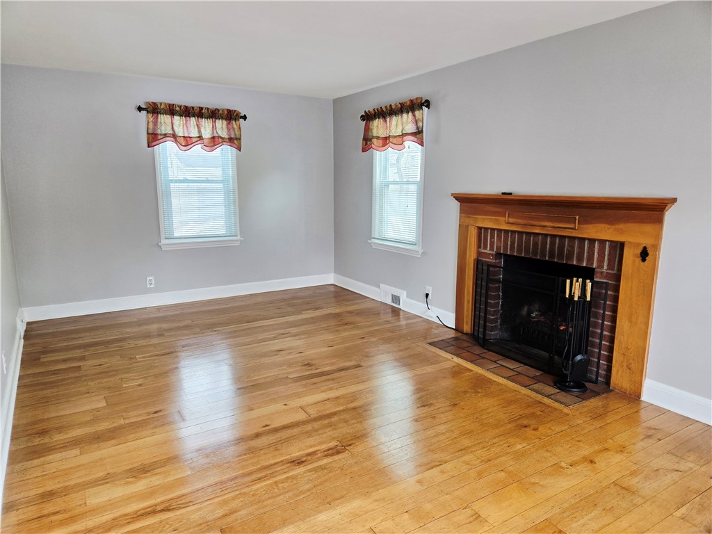 146 Burwell Road Irondequoit, NY 14617 - Photo 5 of 47