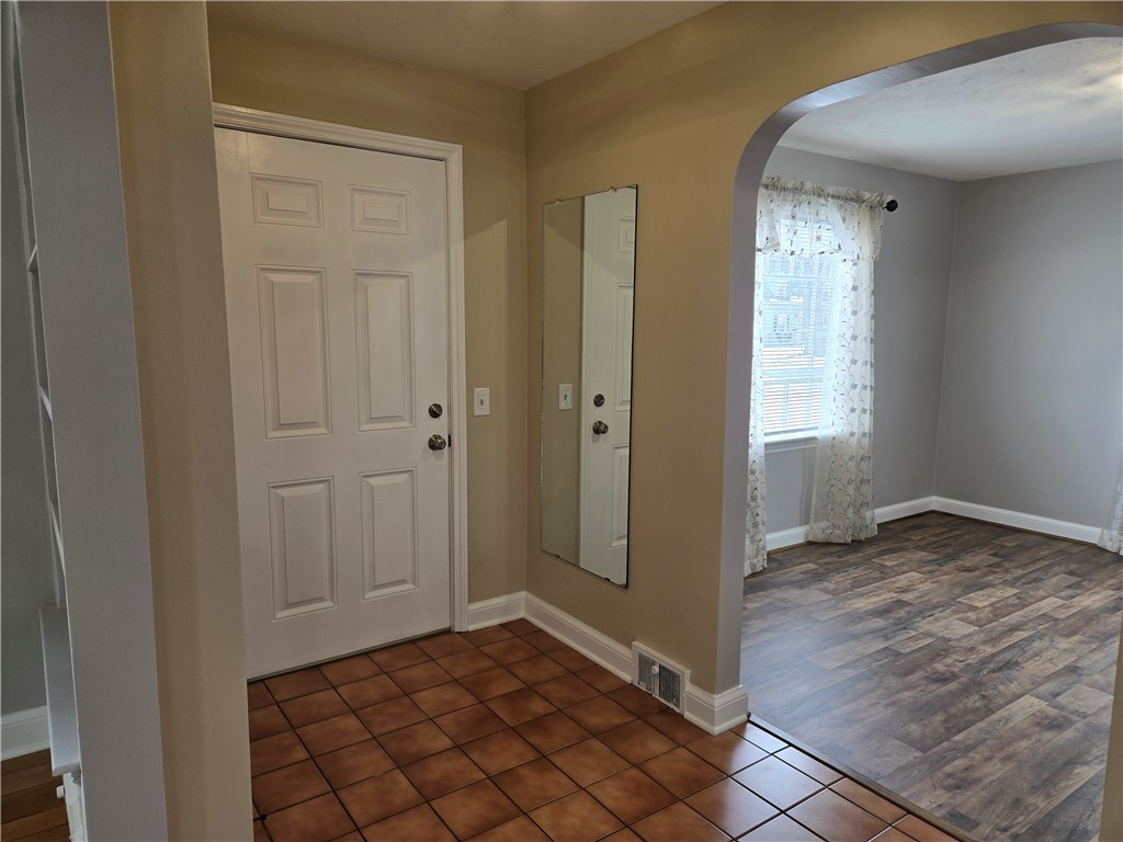 146 Burwell Road Irondequoit, NY 14617 - Photo 6 of 47