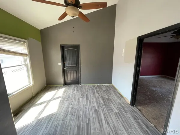 $105,000 | 560 Prospect Street, Wood River, IL 62095