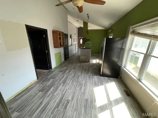 $105,000 | 560 Prospect Street, Wood River, IL 62095