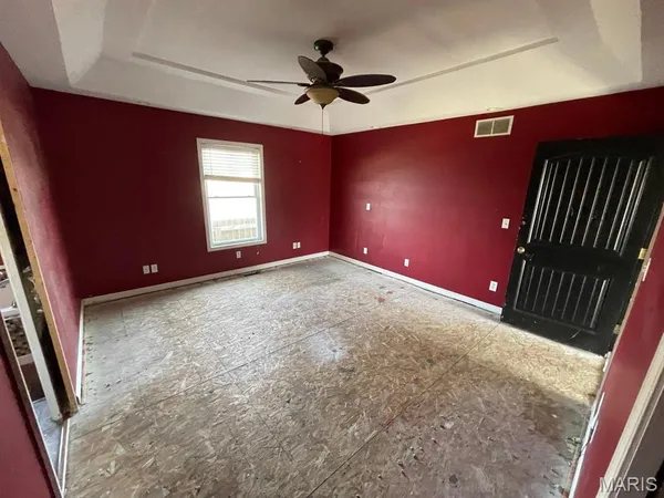 $105,000 | 560 Prospect Street, Wood River, IL 62095