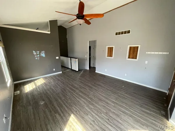 $105,000 | 560 Prospect Street, Wood River, IL 62095