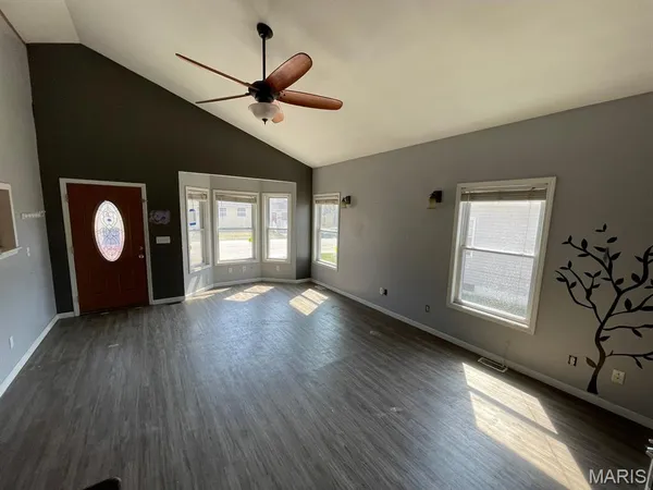 $105,000 | 560 Prospect Street, Wood River, IL 62095