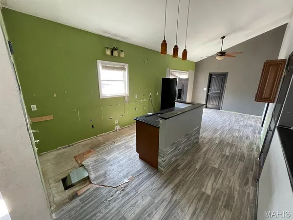 $105,000 | 560 Prospect Street, Wood River, IL 62095