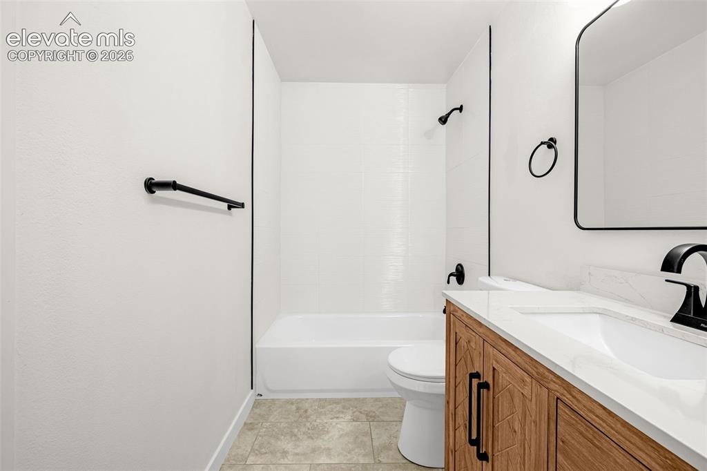 17396 East Rice Circle, Unit D Aurora, CO 80015 - Photo 18 of 48 Upper Level Bathroom. Attached to Primary Bedroom and has hall access.