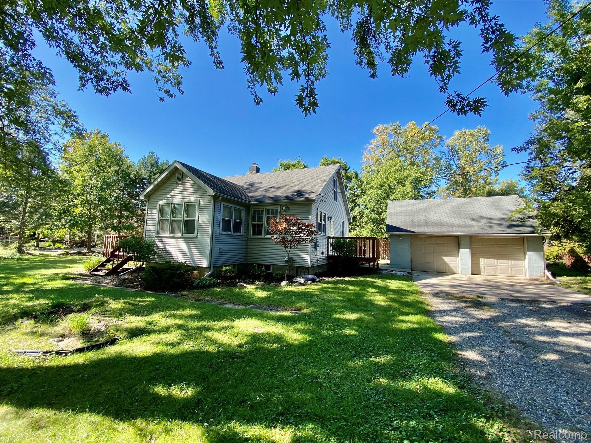 225 Leon Road Walled Lake, MI 48390 - Photo 1 of 3 5A2122A2-C2A2-4AD2-8571-818033E0733B.jpeg