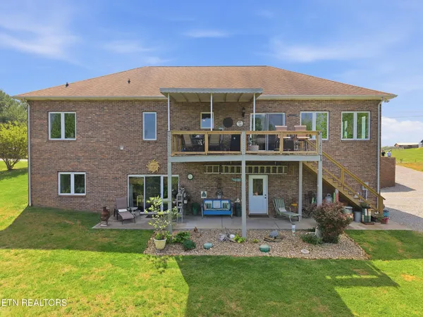 $700,000 | 446 Gaut Road, Dandridge, TN 37725
