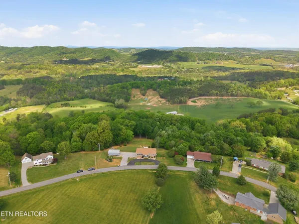 $700,000 | 446 Gaut Road, Dandridge, TN 37725