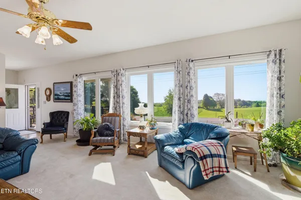 $700,000 | 446 Gaut Road, Dandridge, TN 37725