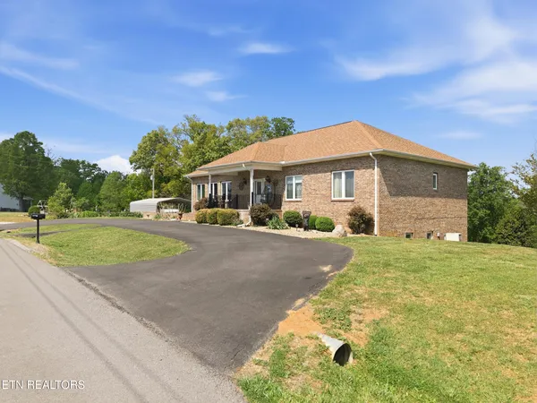 $700,000 | 446 Gaut Road, Dandridge, TN 37725
