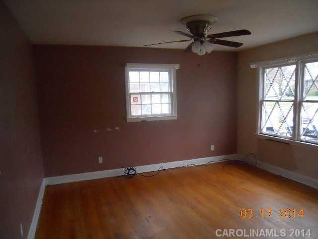 4008 Fieldcrest Road Charlotte, NC 28217 - Photo 2 of 12 Gallery Image 2