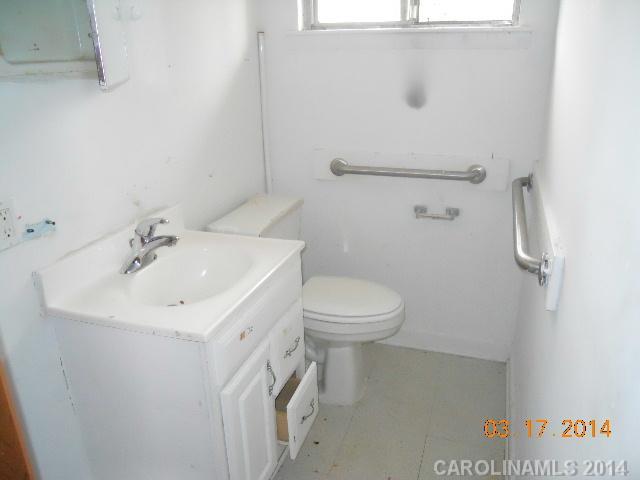 4008 Fieldcrest Road Charlotte, NC 28217 - Photo 11 of 12 Gallery Image 11