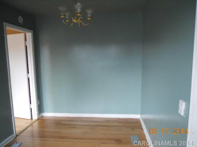 4008 Fieldcrest Road Charlotte, NC 28217 - Photo 5 of 12 Gallery Image 5