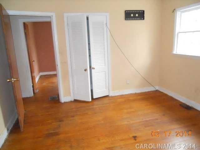 4008 Fieldcrest Road Charlotte, NC 28217 - Photo 7 of 12 Gallery Image 7