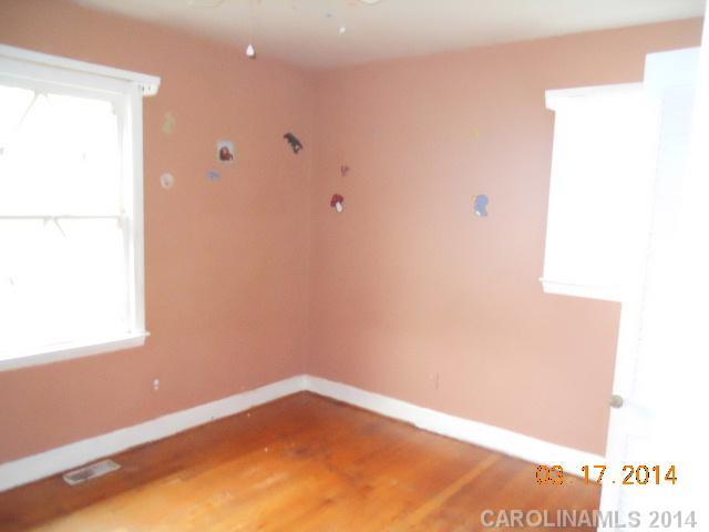 4008 Fieldcrest Road Charlotte, NC 28217 - Photo 9 of 12 Gallery Image 9