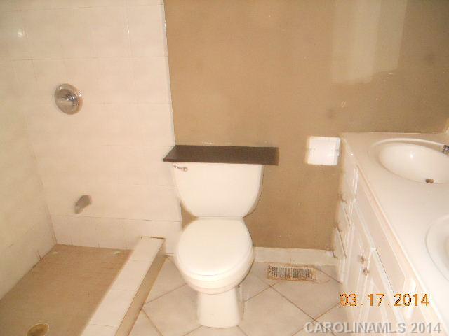 4008 Fieldcrest Road Charlotte, NC 28217 - Photo 10 of 12 Gallery Image 10