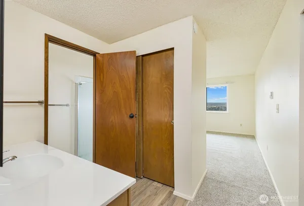 $279,000 | 3370 Narrows View Lane Northeast, Unit 202, Bremerton, WA 98310