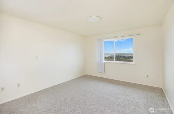 $279,000 | 3370 Narrows View Lane Northeast, Unit 202, Bremerton, WA 98310