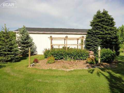 8318 Cook Road Swartz Creek, MI 48473 - Photo 42 of 50 20439940-41.JPG