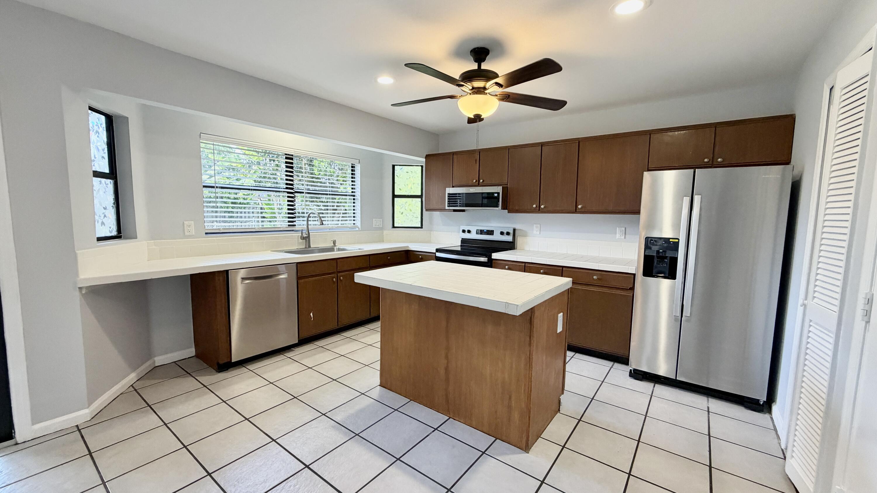 6048 Garrett Street Jupiter, FL 33458 - Photo 8 of 101 IMG_8836